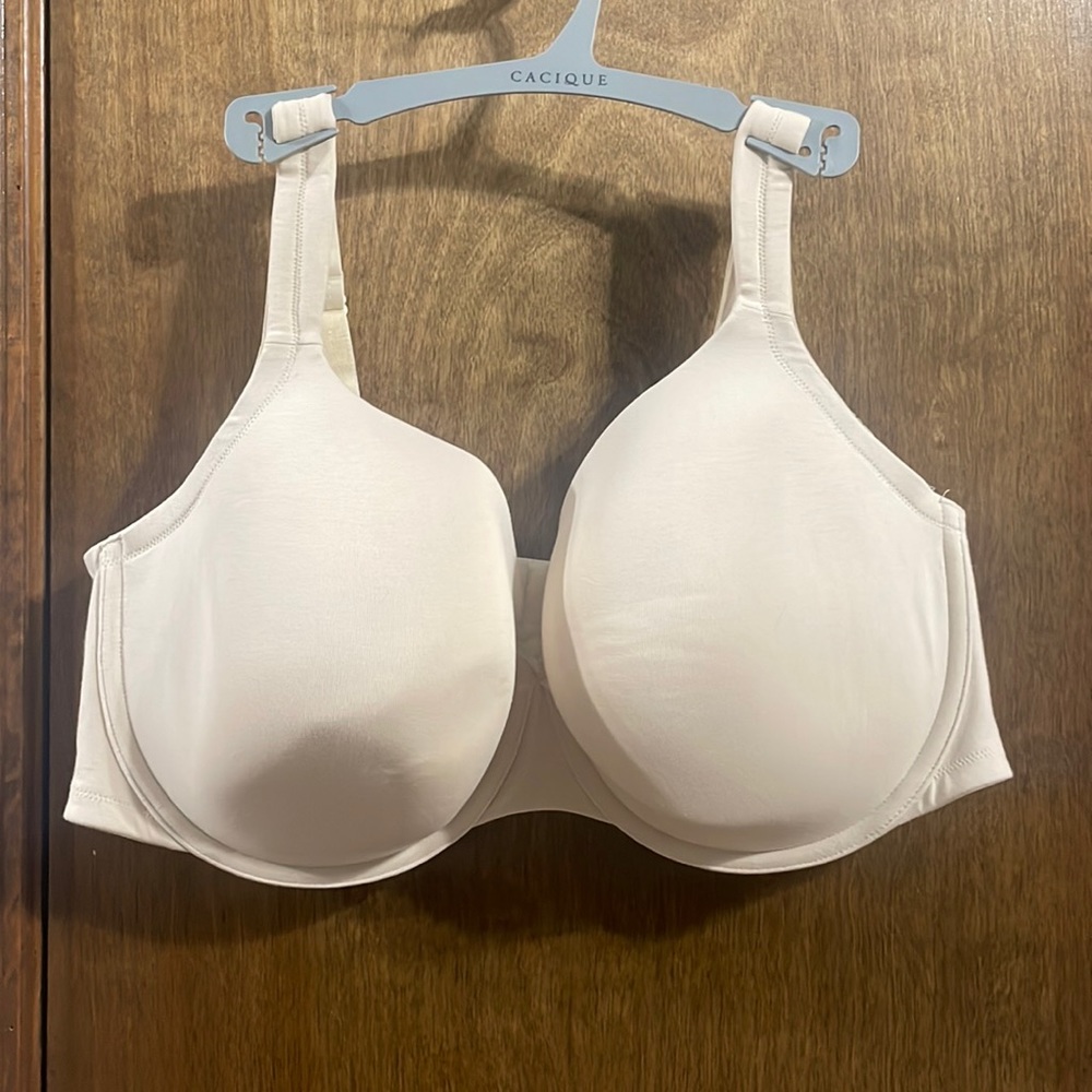 46DDD Lightly Lined Cacique Bra